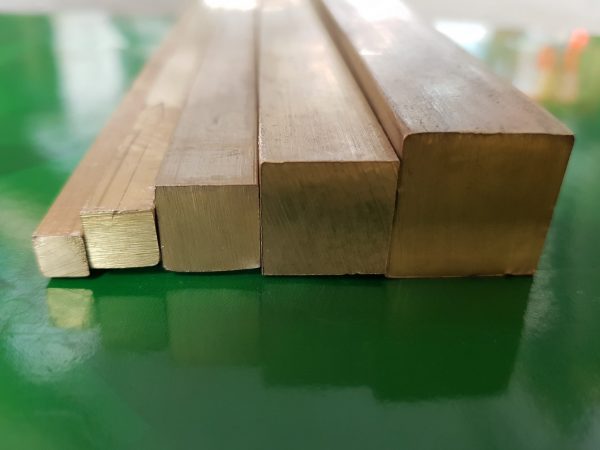 Vuông đặc đồng thau